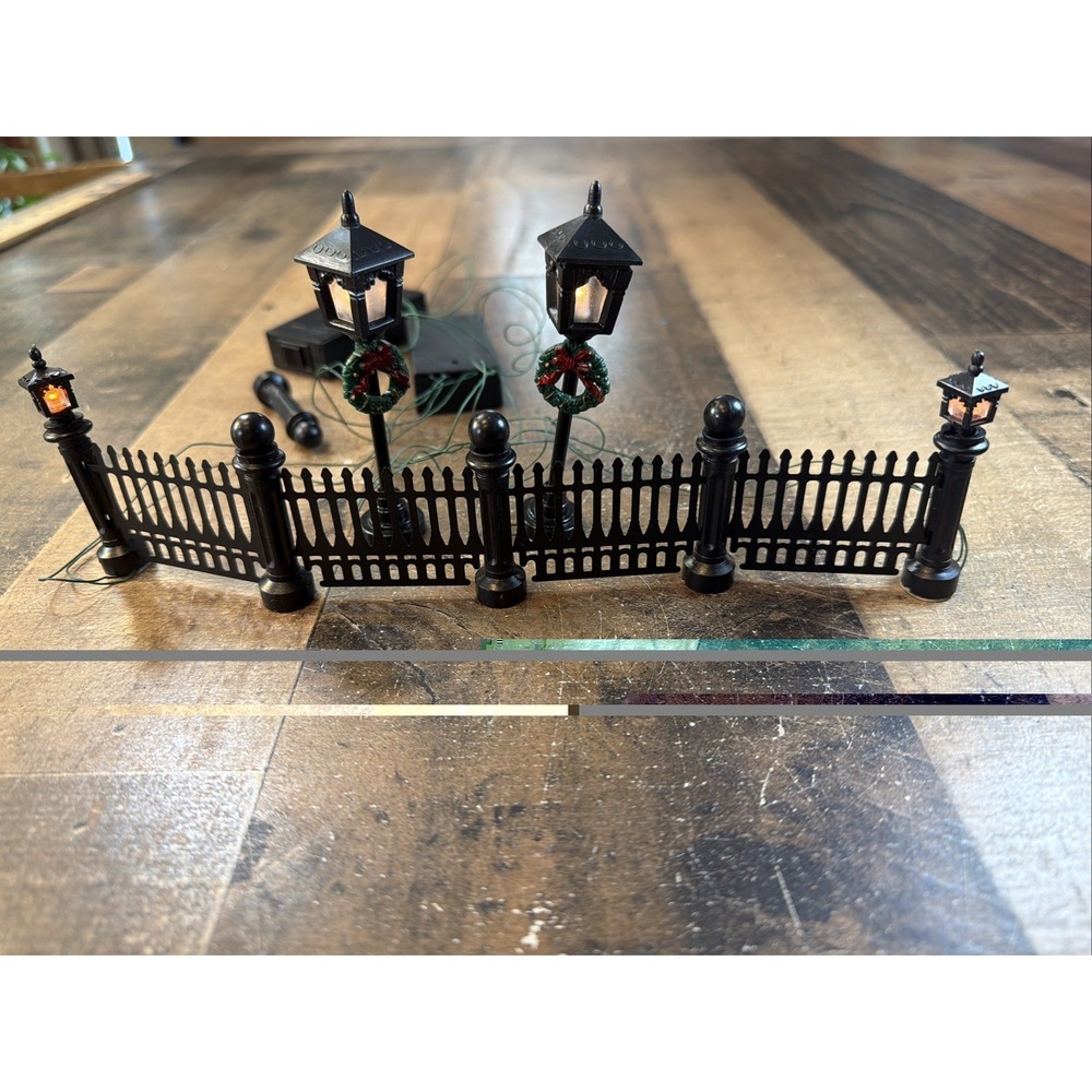 Vintage 1992 Christmas Valley Lighted Lamp Posts & Victorian Fence Set Works